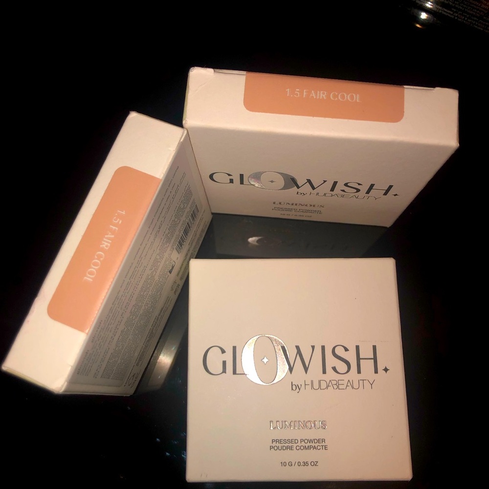 Huda Beauty luminous pressed powder.